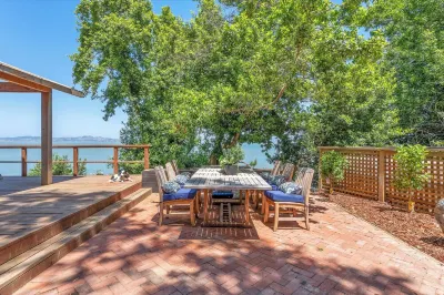Luxe Beach View Bungalow at JAR Farms with use of private beach, pool, orchards Hotels in der Nähe von Point Bonita Lighthouse