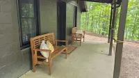 Cabin for 6 in Cuyahoga Valley National Park: Enjoy four-season comfort