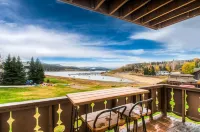 Lakeside One-Bedroom with Balcony/Views! Close to Keystone. Hotel di Dillon