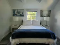 One Bedroom Hamptons Waterfront Cottage