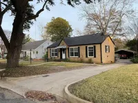 Entire Cozy Cottage Historical Tyler Azalea District Hotel in zona University Center