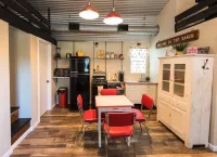 The Ranch Motel. Large cottage in a country setting with pool and hot tub.