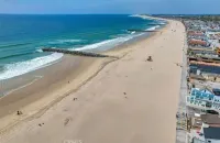 Newly Updated! - Oceanview Sea Gem Cottage- Bikes/ Boards,10 sec walk to beach