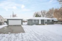 Family House - Two Living Rooms - PING PONG!