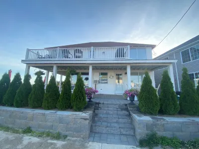 Beach House steps from the ocean! Old Lyme, CT