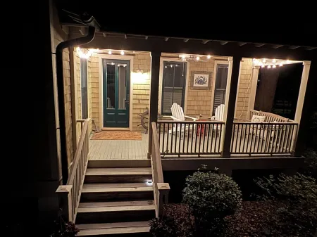 "Nauti-Jayne" coastal cottage in Historic Old Town Bluffton