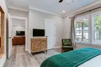 Hot Tub + Game Room Retreat – Sleeps 10 – Price Drop!