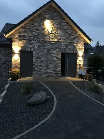 Elbblick 2, NEW, very modern apartments on the Dove Elbe, close to the city center Отели рядом с достопримечательностью «Billtalstadion»