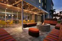 Home2 Suites by Hilton Sarasota Bradenton Airport Hotel a Whitfield