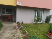 3-zi. Erdgeschosswohnung,wilhelmshöher Alle,separater Eingang,terrasse,5min Tram Hotell i Bad Wilhelmshöhe