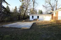 Global Vibes Parlor Renovated home,1 min to  golf course & close to two stadiums
