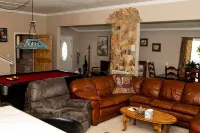 Peaceful Paradise 3BR Cottage Getaway - Wifi