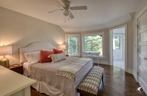 Luxury Lodge - Walk to Mirror Lake & Village - Mountain Views - Dog Friendly