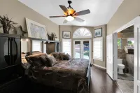LAKESIDE LUXURY & GOLF RESORT - Zero Edge Pool Hotels near Sam's Club
