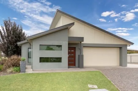 Casa Del Lago, Waterfront spacious living. Отели в г. Тейлем Бенд