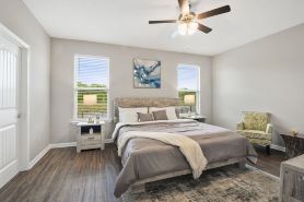 New Modern Home, Lakefront, Park & Pool, spacious 4br/3ba very safe place<br>