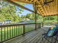Pet-Friendly, Convenient Cabin Minutes from Downtown Hendersonville