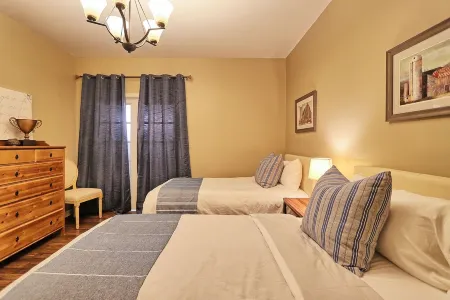 Maple Roost - A Stroll to Downtown Columbia & Square