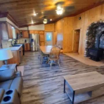 3-bedroom Lakefront Cabin on private Lake just minutes from town and 131 highway