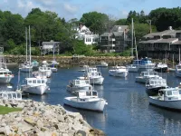 Classic Maine Beach Cottage - In the Heart of Ogt. Village , Walk to everything