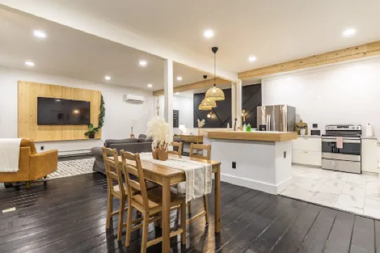 Cozy North Shore Getaway