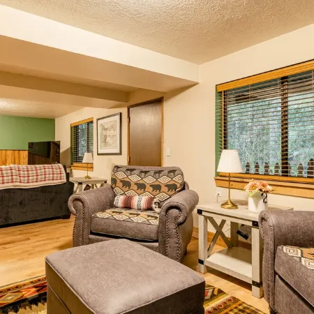 MT HOOD CABIN! Remodeled, 2500 sq ft, Sleeps 12!