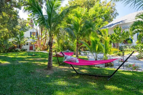 Grove Keeper Cottage  unit has a tree house atmosphere