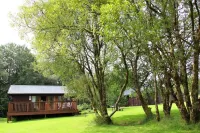 Elevated Loch View Cabin with WiFi, Electric Hot Tub and Mountain Views