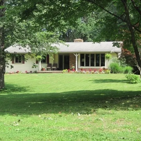 Large Apartment with Private Entrance, Car Port, Deck, and Firepit, Sleeps 4.