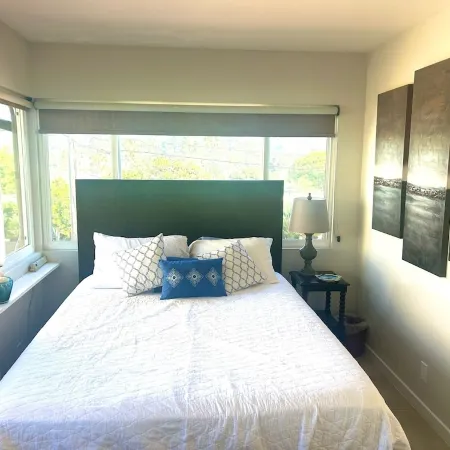 Oceanfront Dolphin Views at the Edge of the USA. 2-Bed 1-Bath Pet-Friendly.