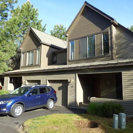 Newly Updated Townhouse, 2 Master Suites, Hot Tub, Bikes
