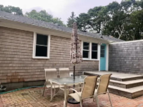 Cozy, renovated home in a charming duplex cottage