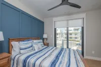NEW1413 Sand Castle" Ocean Front Condo on Boardwalk, Pool, Elev., Sleeps 19