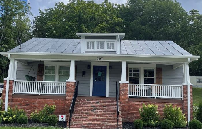 Recently updated Park Street Cottage with garage in Downtown Greeneville, TN.