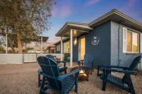 Biltmore Bungalows Triplex w/Heated Pool, Carports, 9 Smart TVs, W/D, Fast WiFi