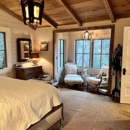 Luxury Lake Rabun Cabin - restored lakefront w/ stunning views fr/every room!