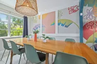 Tropical Oasis - Heated Pool - Hot Tub - Downtown and Beaches