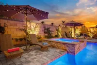 New Luxury Villa - Pool • Spa • Game Heaven Hotels in Coachella