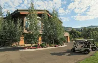 Cute kid-friendly condo next to Dollar Mountain