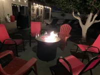 3 King Beds, Heated Pool!!