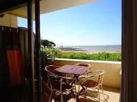 Bright apartment with views of the beach at 20 meters La Rochelle Les Minimes