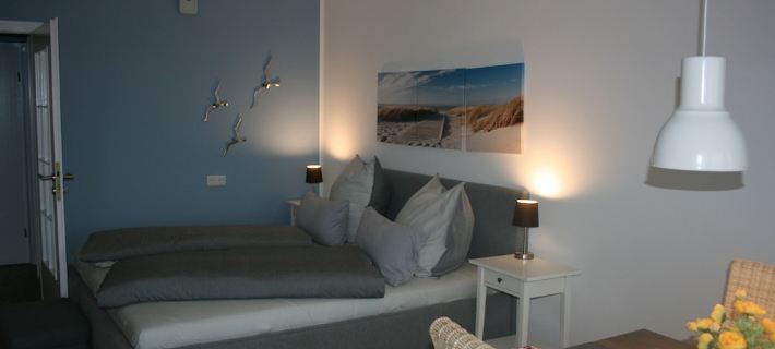 Apartment "Beachfront with Sea View and Sunny balcony" โรงแรมในบอร์คุม