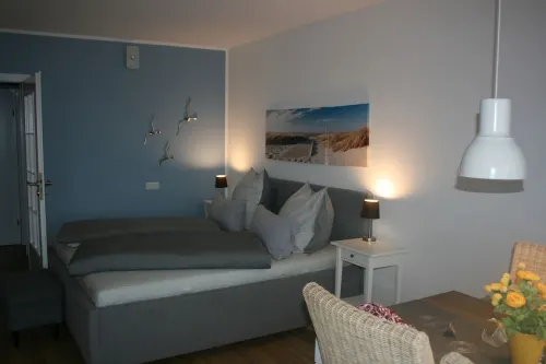 Apartment "Beachfront with Sea View and Sunny balcony" - ห้องครัว