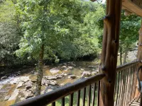 Fish Camp at Waterdance - Log Cabin On The River Hotels in Hamburg