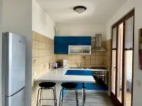 PANORAMIC APARTMENT SITUATED IN THE TOWN CENTER WITH LAKE VIEW Hotels in Brenzone sul Garda