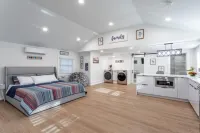 Ultra-Modern Studio | Near Hospital & NYCIM | WiFi