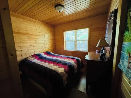 Cozy family getaway right on Lake Wissota!