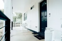 Prime Location-Steps from Route 66