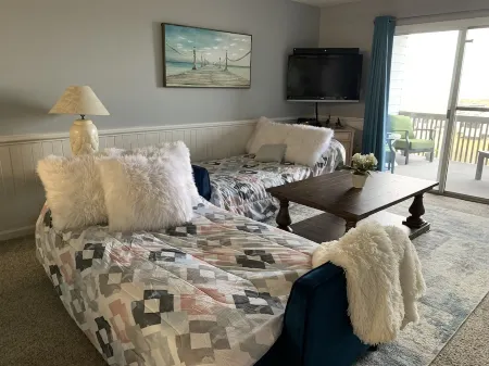 Expansive Ocean View: Luxury,  Comfort, at the Beach, Family & Budget Friendly!