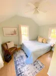 Renovated cabin / beach access / 1+ acre of woods